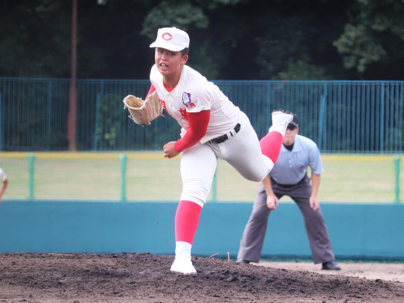 秋季奈良大会3回戦　橿原対智弁学園　3番手で登板した、智弁学園の背番号1・杉本