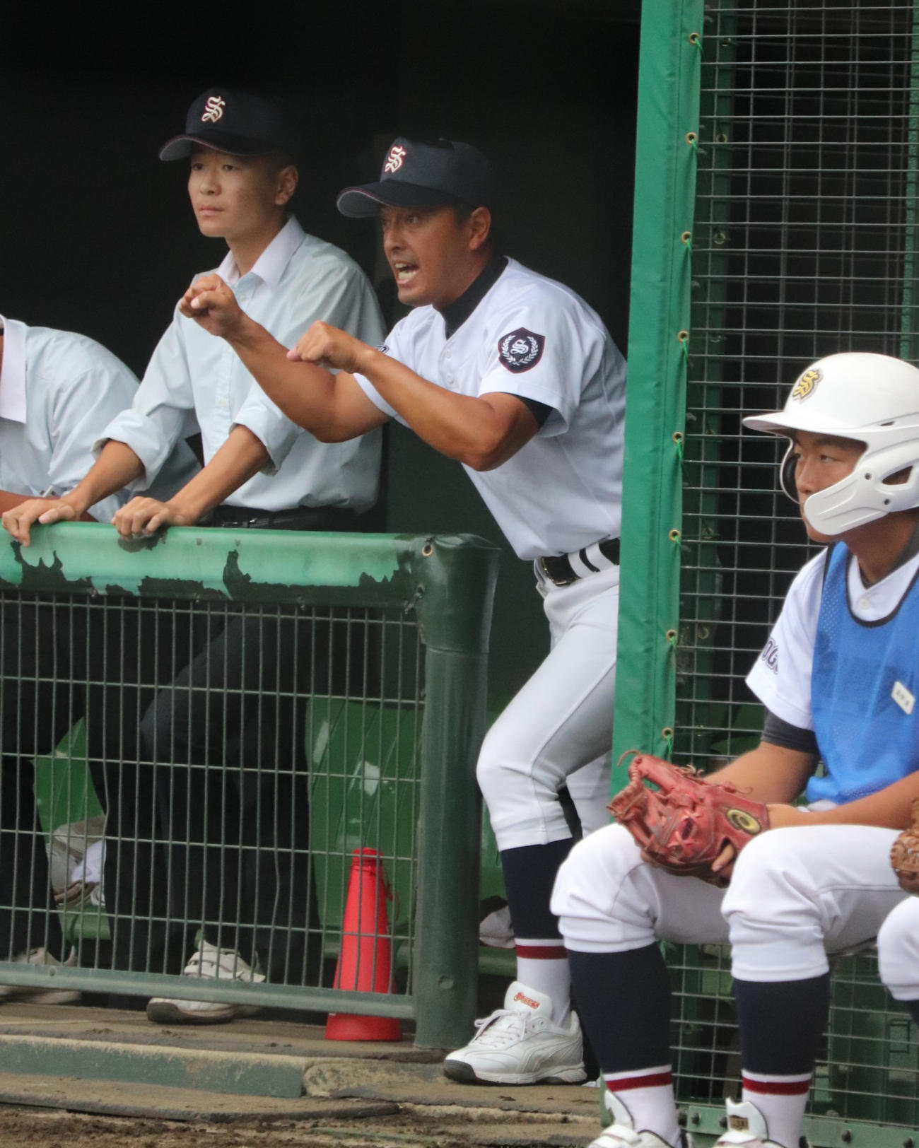 秋季兵庫大会3回戦　篠山産対柏原　今秋就任した、篠山産の藤田喜継監督（撮影・中島麗）