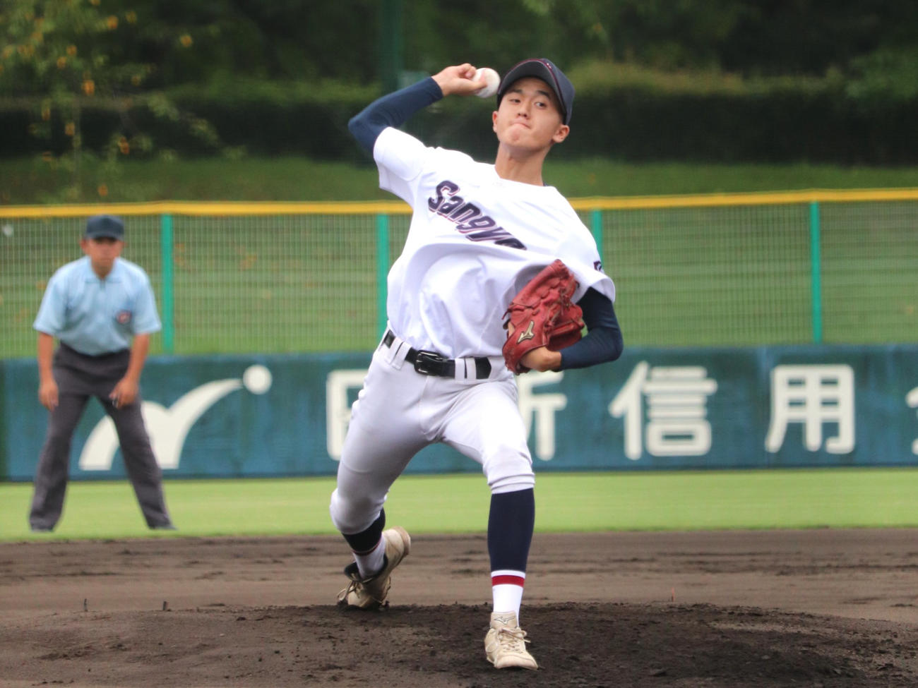 秋季兵庫大会3回戦　篠山産対柏原　先発した、篠山産の1年生エース・吉田