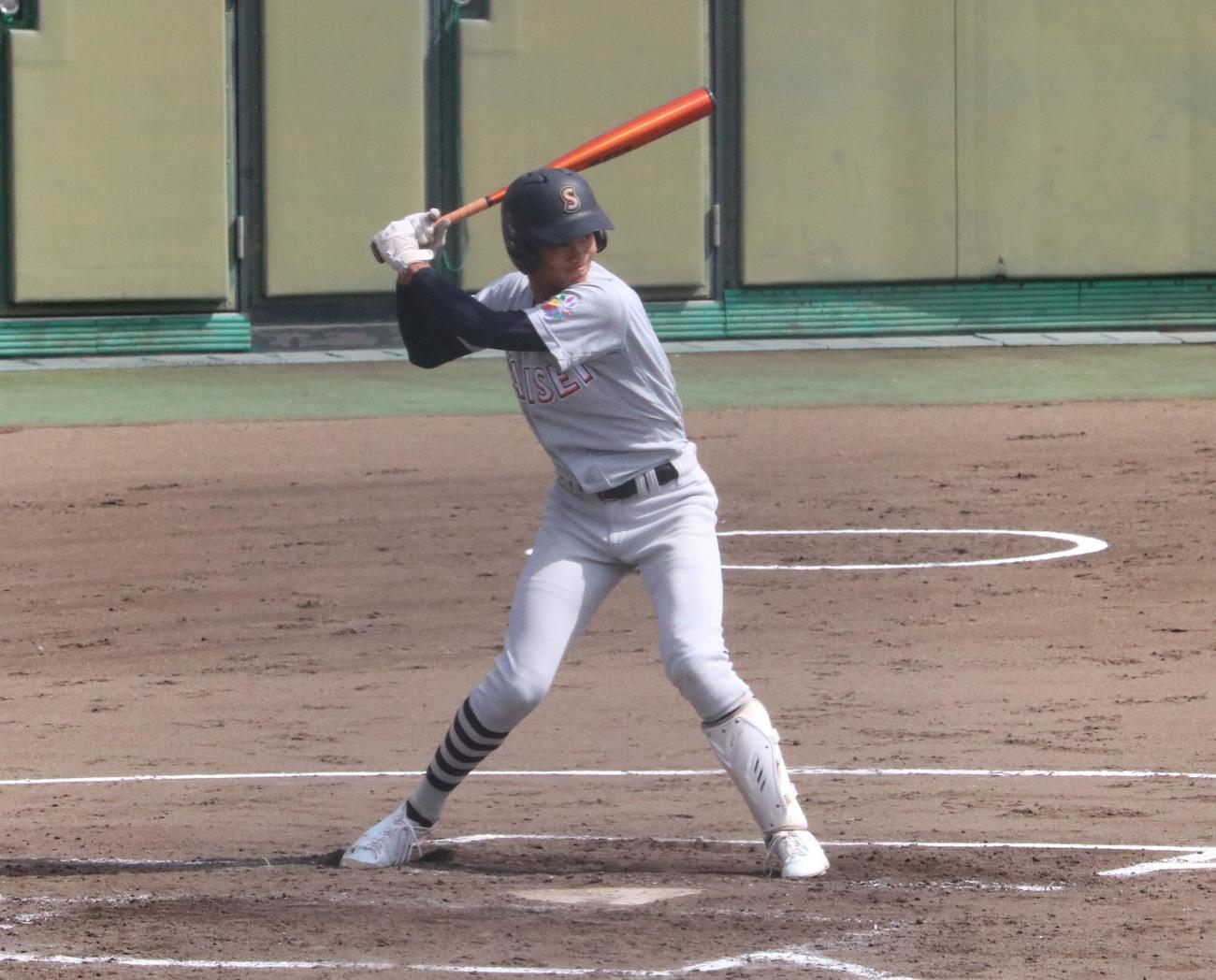 彩星工科対明石清水　3回表、彩星工科のアルテスが三塁強襲安打を放つ（撮影・林亮佑）