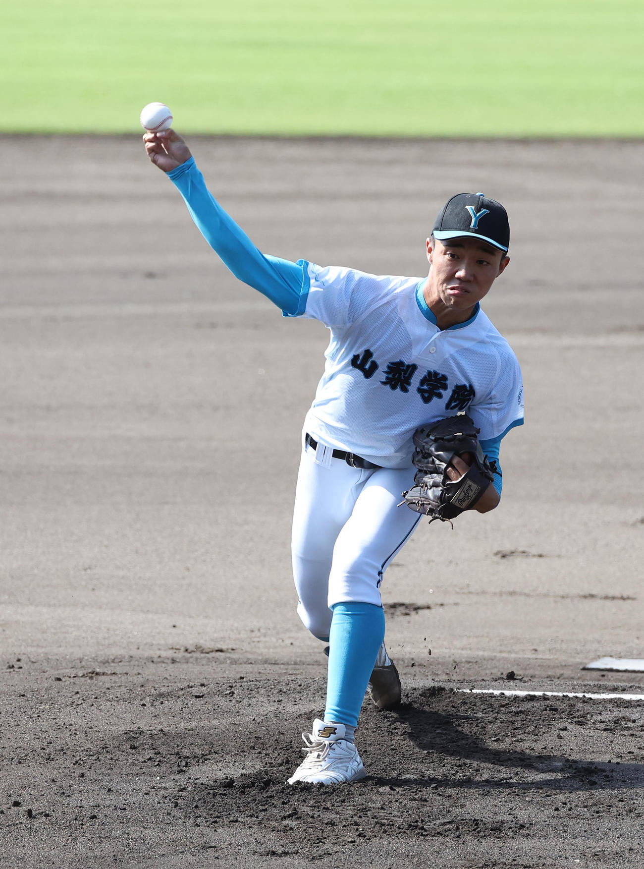 高川学園対山梨学院　高川学園戦に先発する山梨学院・竹下（撮影・白石智彦）