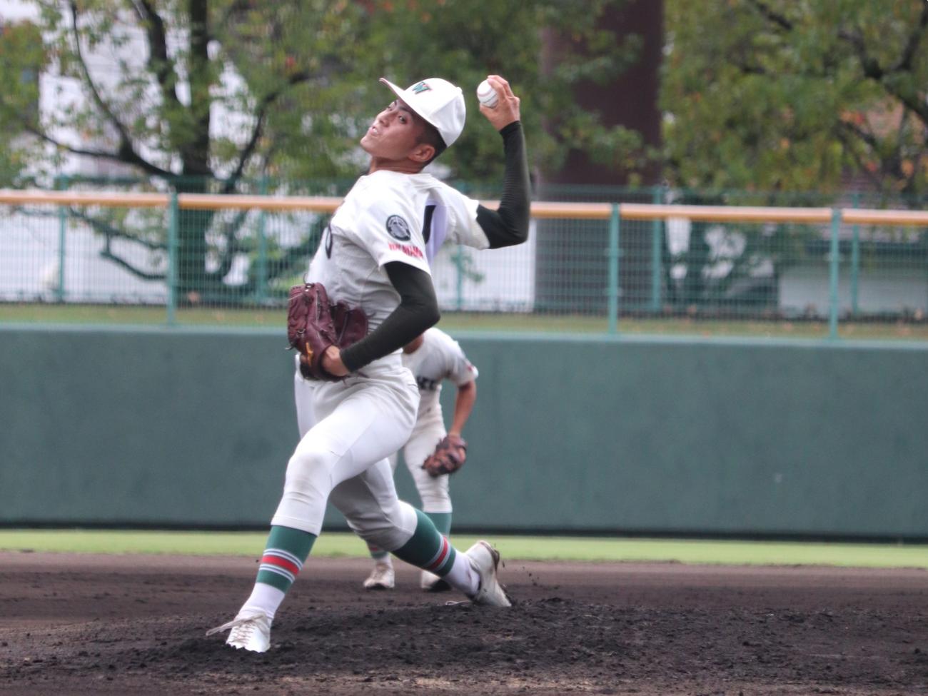 和歌山大会準決勝　市和歌山対日高高中津分校　先発した、市和歌山のエース丹羽（撮影・中島麗）