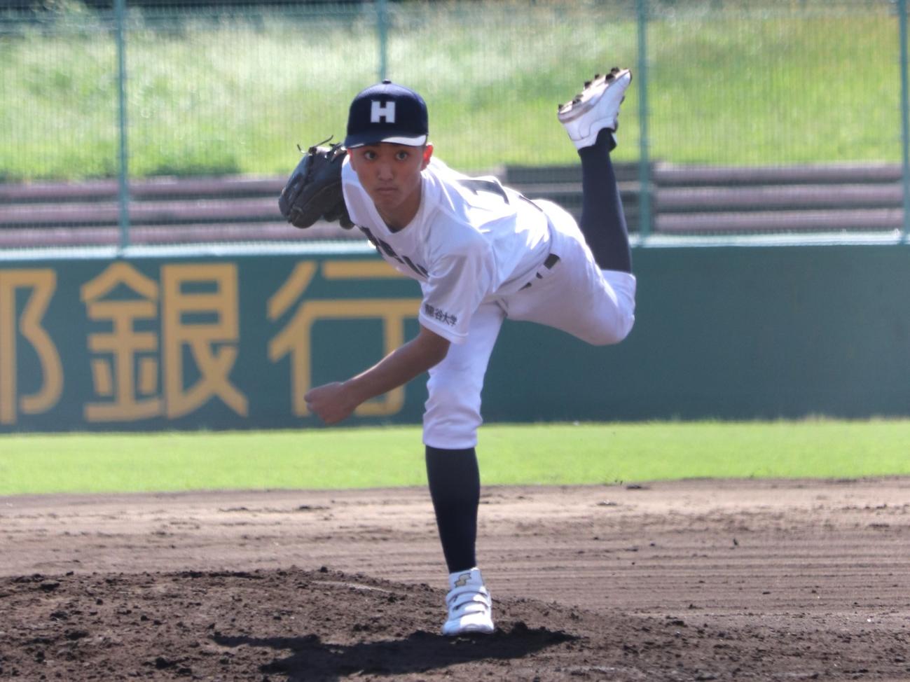 京都大会決勝　龍谷大平安対乙訓　先発した、龍谷大平安の1年生で背番号10・三城（みき）（撮影・中島麗）