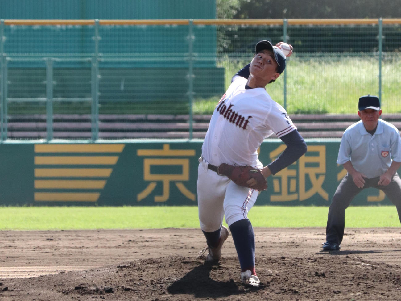 京都大会決勝　龍谷大平安対乙訓　先発した、乙訓の2年生で背番号10・渡辺（撮影・中島麗）