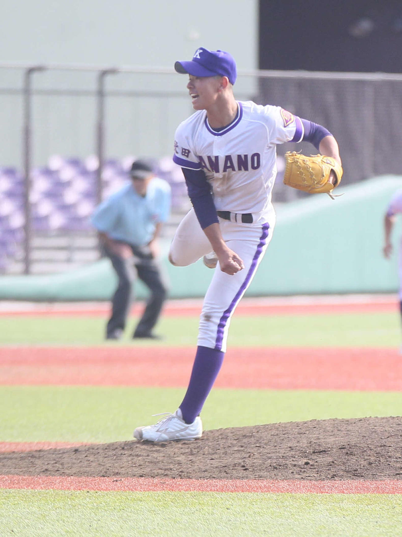 金足農対東海大山形　9回のマウンドにあがった金足農・武藤（撮影・高橋香奈）