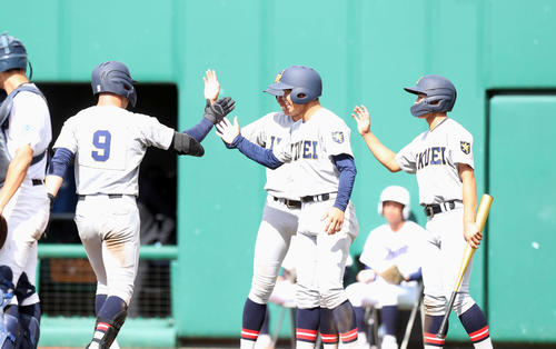 仙台育英がコールド発進 田山纏のグランドスラムなどで17安打14得点