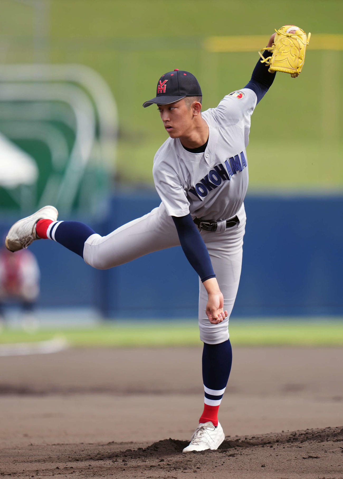 高崎商大付対横浜　先発の横浜・織田（撮影・小島史椰）