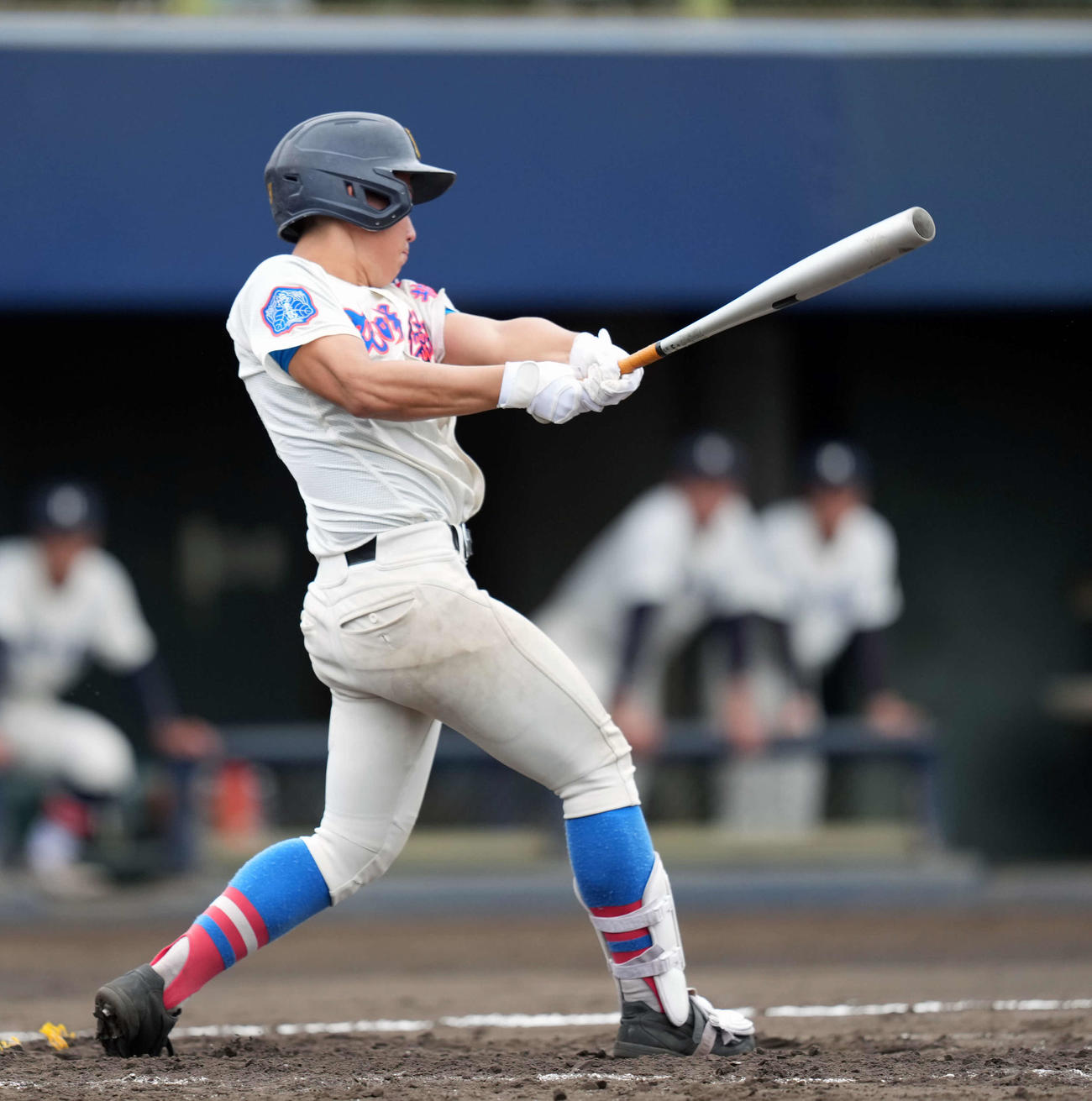 花咲徳栄対法政二　7回表花咲徳栄2死一塁、2点本塁打を放つ花咲徳栄・本田（撮影・小島史椰）