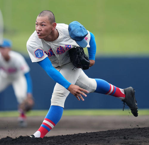 花咲徳栄対法政二　先発の花咲徳栄・黒川（撮影・小島史椰）