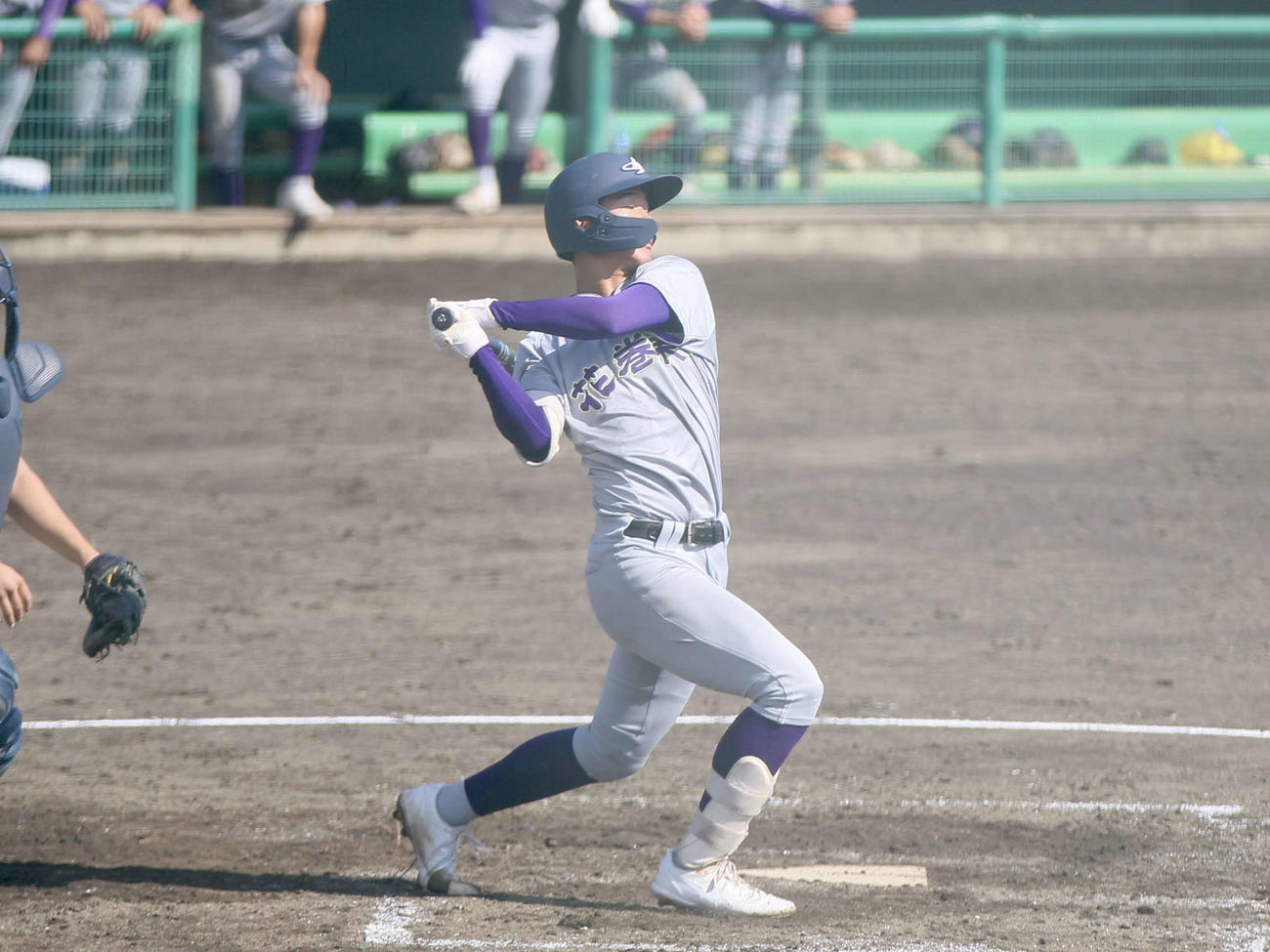 花巻東対八戸学院光星　4回、適時三塁打を放った花巻東・萬谷（撮影・高橋香奈）