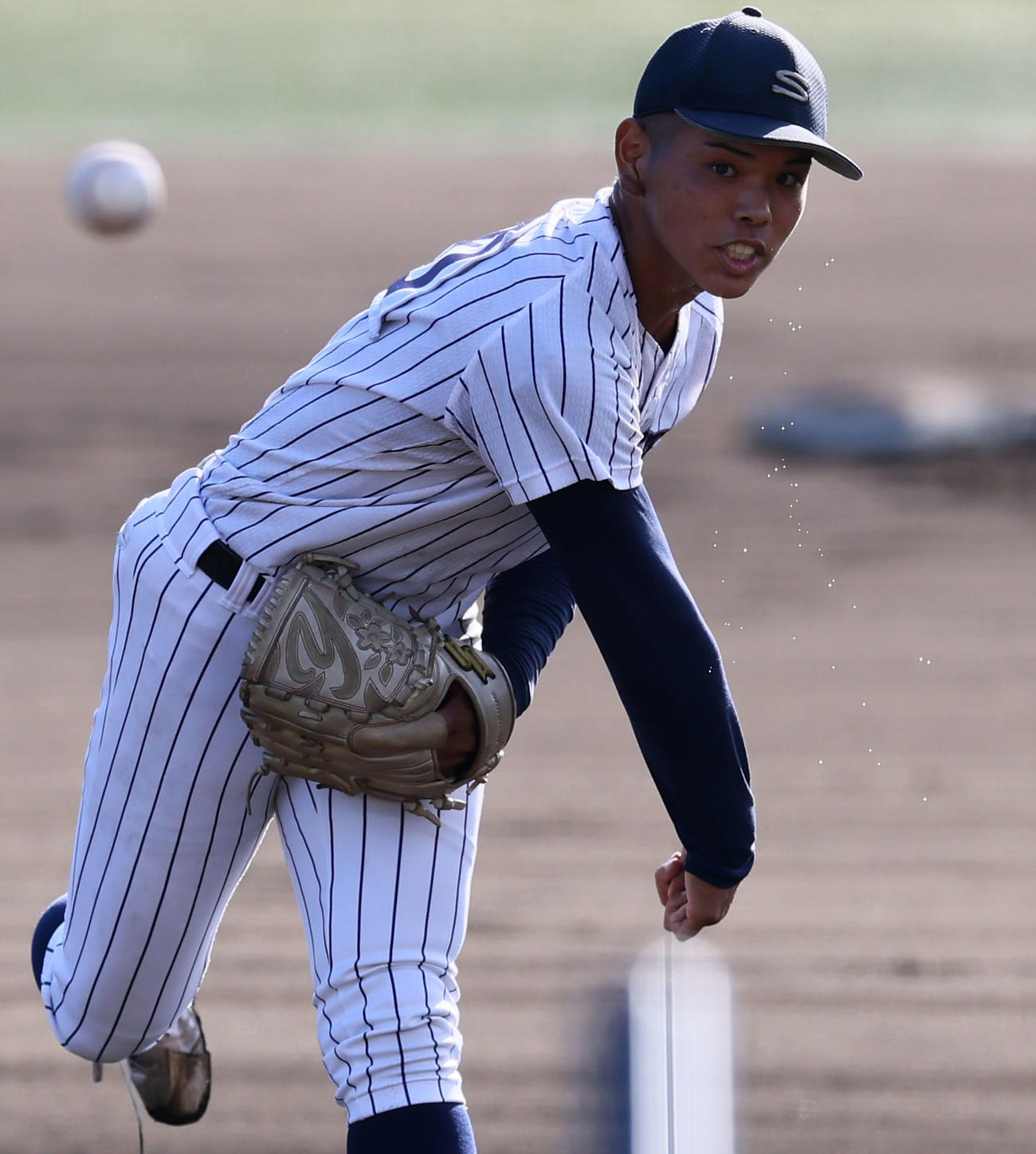 乙訓対対滋賀学園　完投勝利を飾った滋賀学園・伴田（撮影・藤尾明華）