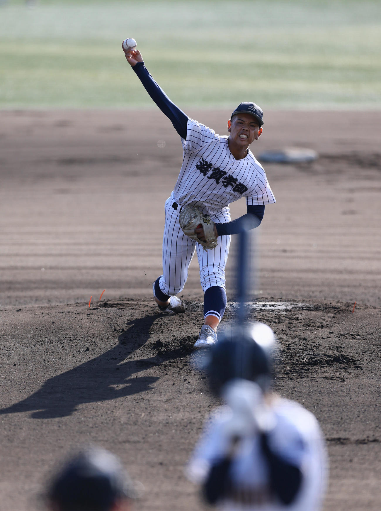乙訓対対滋賀学園　完投勝利を飾った滋賀学園・伴田（撮影・藤尾明華）