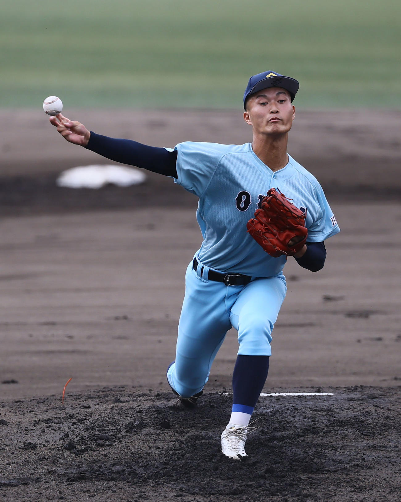 近江対市尼崎　7回1失点の好投を見せた近江・上田（撮影・藤尾明華）