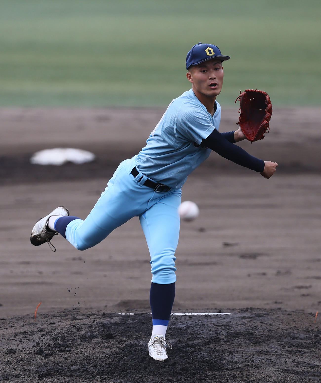 近江対市尼崎　7回1失点の好投を見せた近江・上田（撮影・藤尾明華）