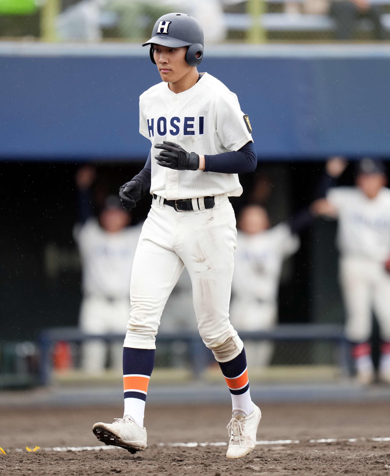 花咲徳栄対法政二　4回裏法政二2死一、二塁、3点本塁打を放つ法政二・榑松（撮影・小島史椰）