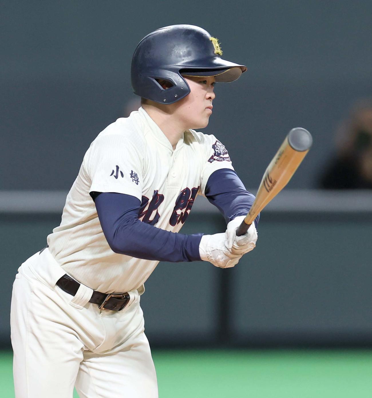 北照対白樺学園　1回表北照2死一、二塁、右前適時打を放つ畠山（撮影・黒川智章）