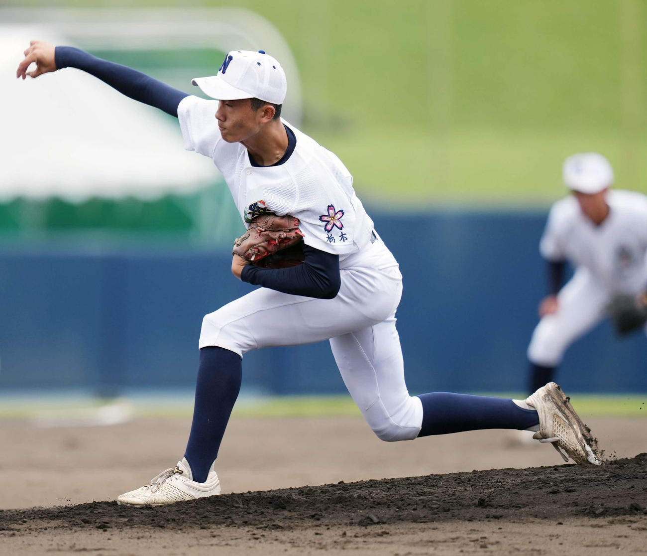 駿台甲府対佐野日大　先発の佐野日大・鈴木（撮影・小島史椰）