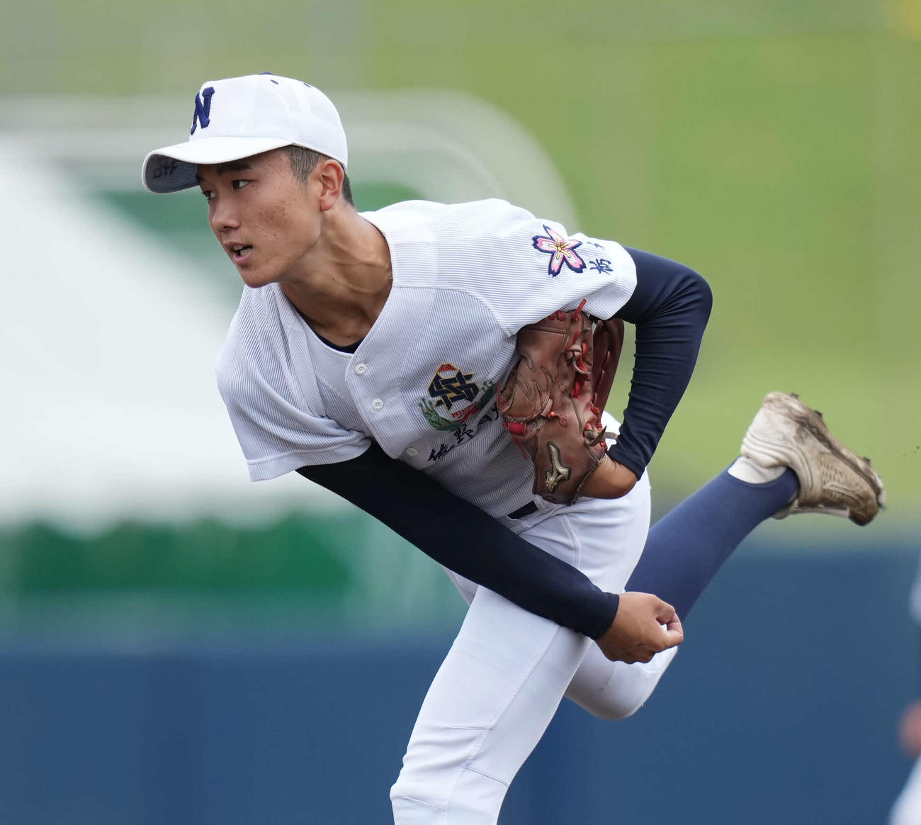 駿台甲府対佐野日大　先発の佐野日大・鈴木（撮影・小島史椰）