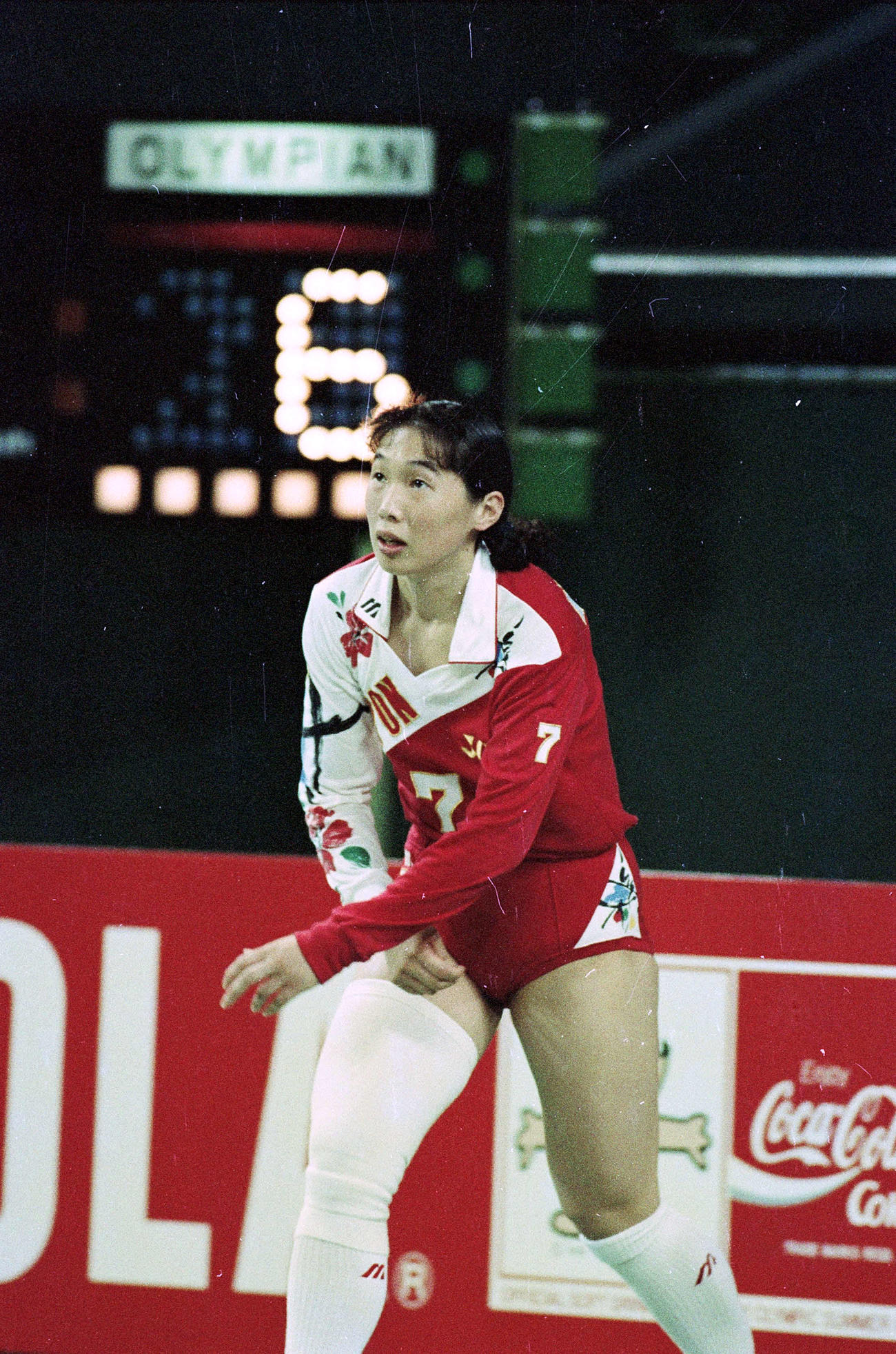バルセロナ五輪壮行試合の紅白戦でプレーする五輪代表・苗村郁代。25年阪神ドラフト1位・立石正広の母（1992年7月撮影）