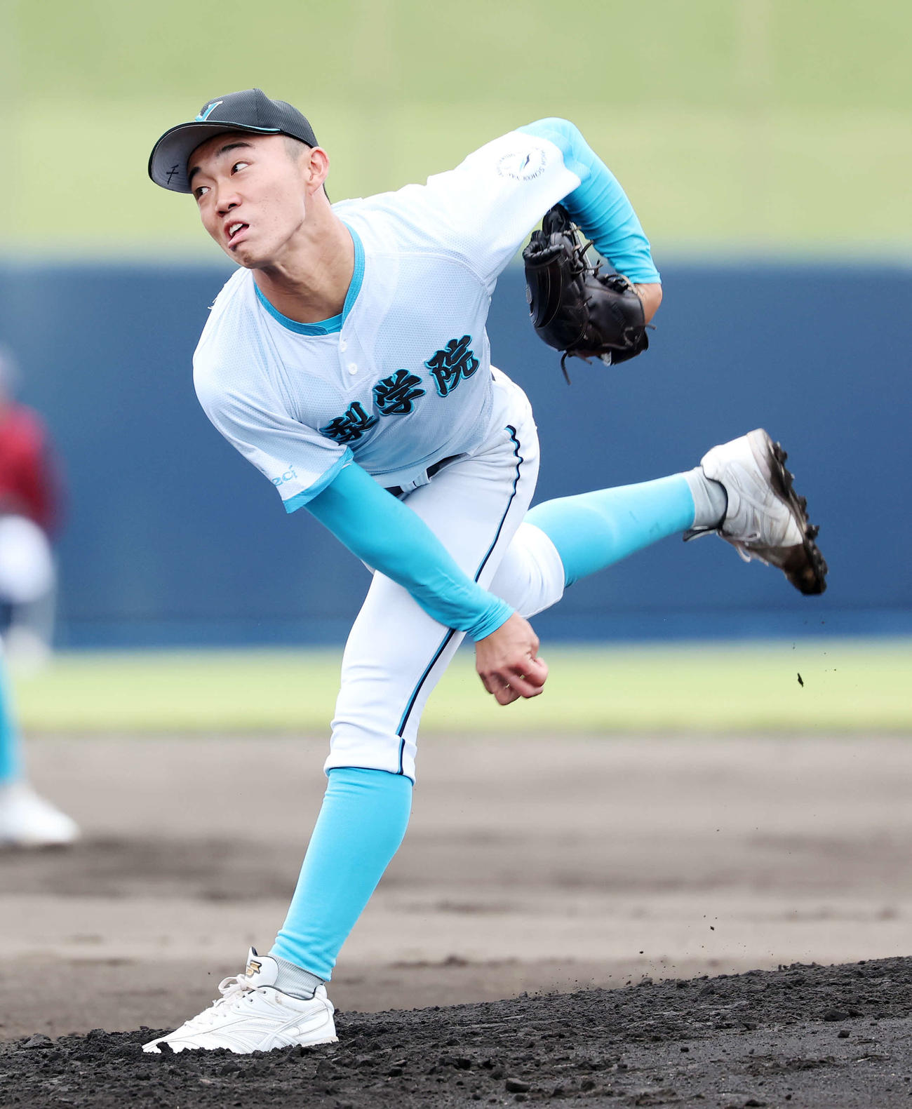 山梨学院対専大松戸　力投する山梨学院先発の竹下（撮影・鈴木正人）