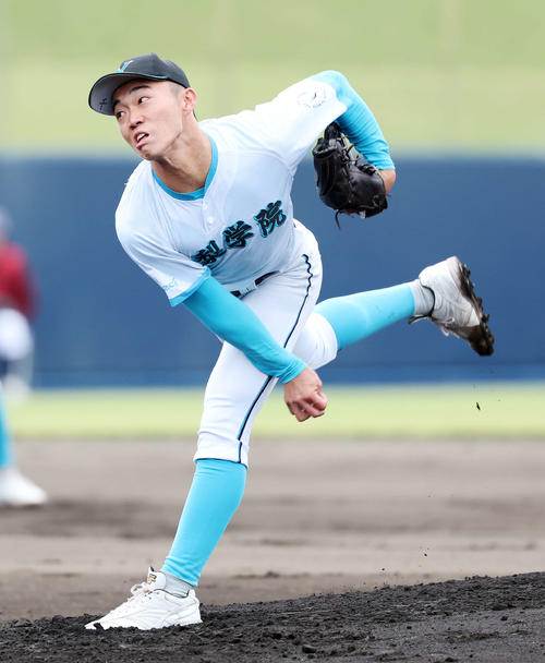 山梨学院対専大松戸　力投する山梨学院先発の竹下（撮影・鈴木正人）