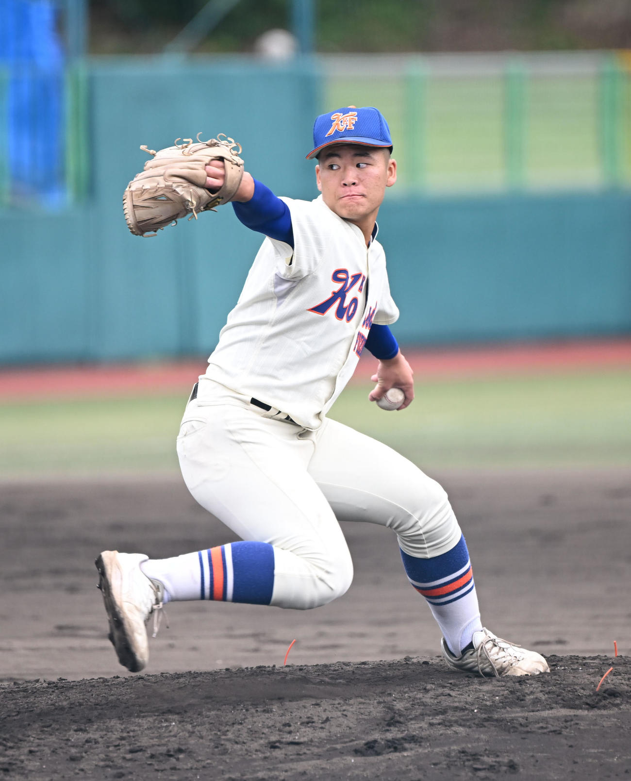 金光大阪対神戸国際大付　7回途中から登板する神戸国際大付・宮田（撮影・和賀正仁）