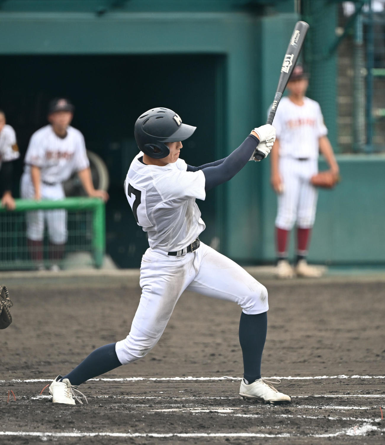 橿原学院対龍谷大平安　6回裏龍谷大平安2死一、三塁、中前適時打を放つ福馬（撮影・和賀正仁）