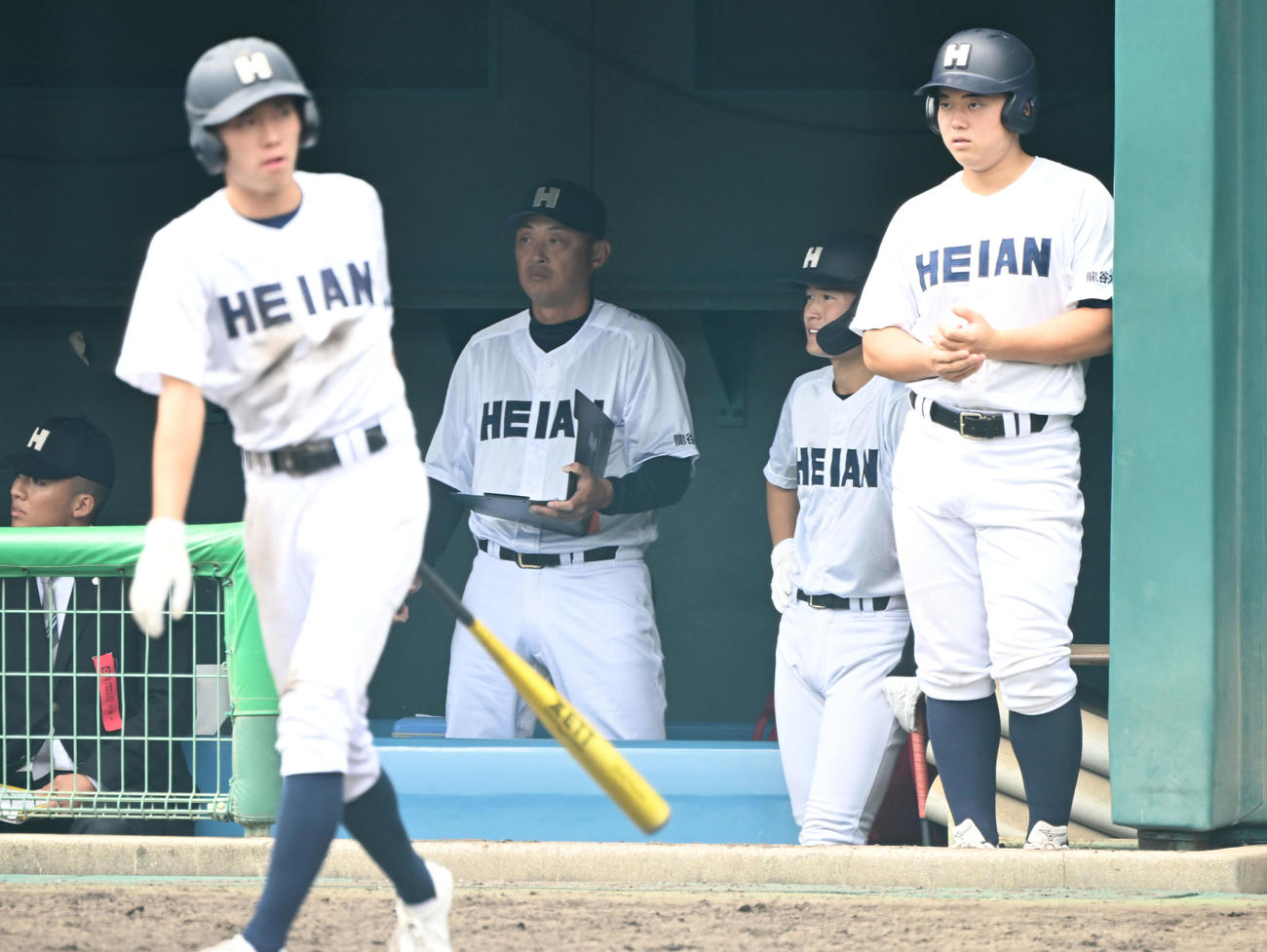橿原学院対龍谷大平安　龍谷大平安・川口監督（撮影・和賀正仁）