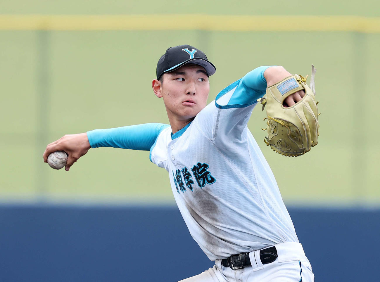 花咲徳栄対山梨学院　力投する山梨学院・菰田（撮影・鈴木正人）