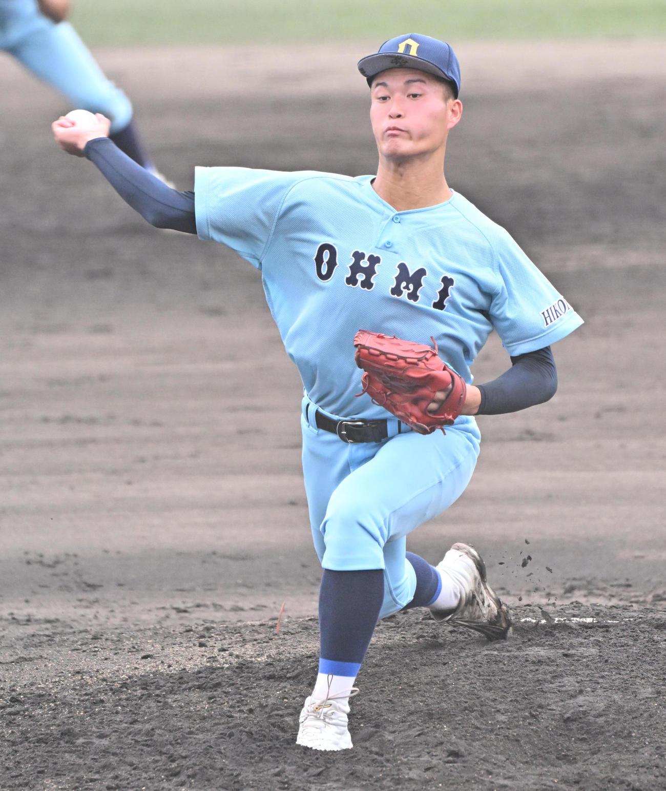 滋賀学園対近江　近江先発の上田健介（撮影・石井愛子）