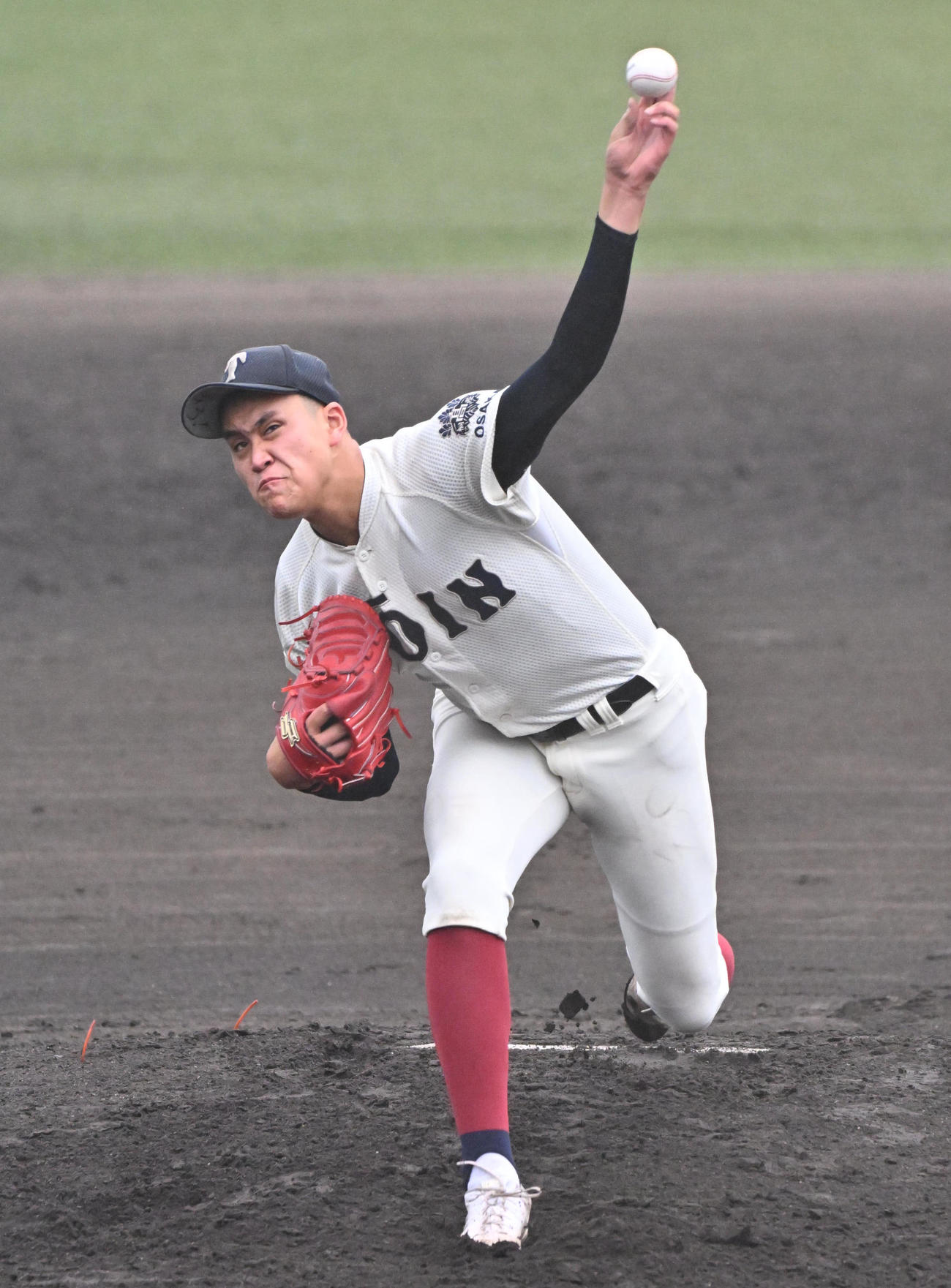 天理対大阪桐蔭　大阪桐蔭先発の川本晴大（撮影・石井愛子）