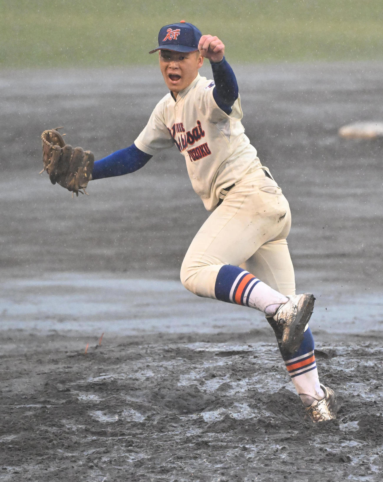 神戸国際対橿原学院　ノーヒットノーランを達成した神戸国際の宮田（撮影・石井愛子）