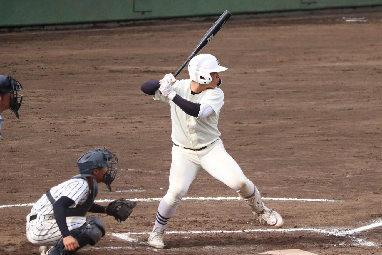 3打数無安打に終わった日大三の田中（撮影・保坂淑子）