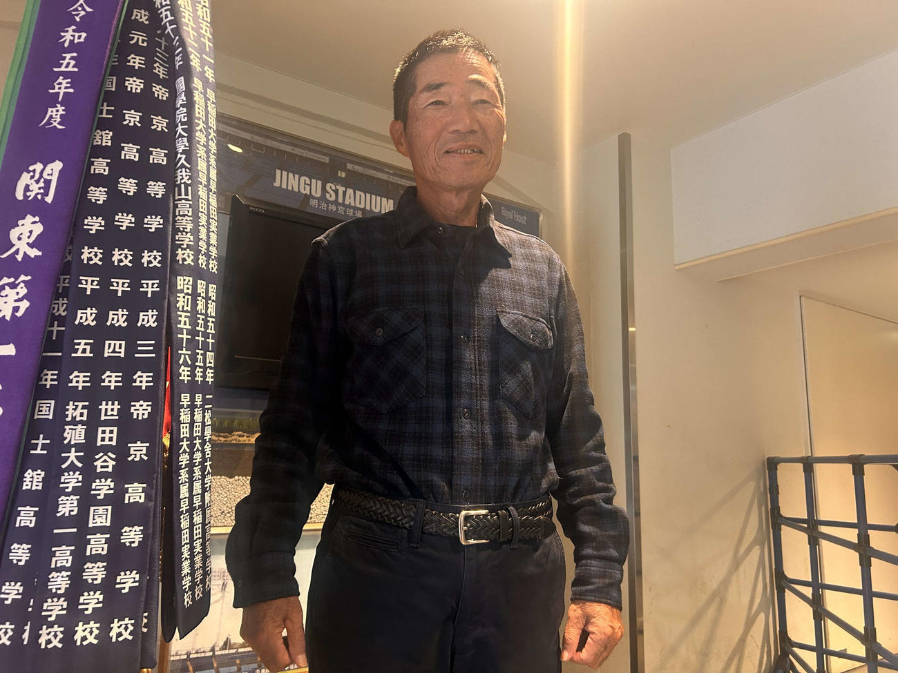 秋季東京大会優勝を喜ぶ帝京前監督の前田氏（撮影・平山連）