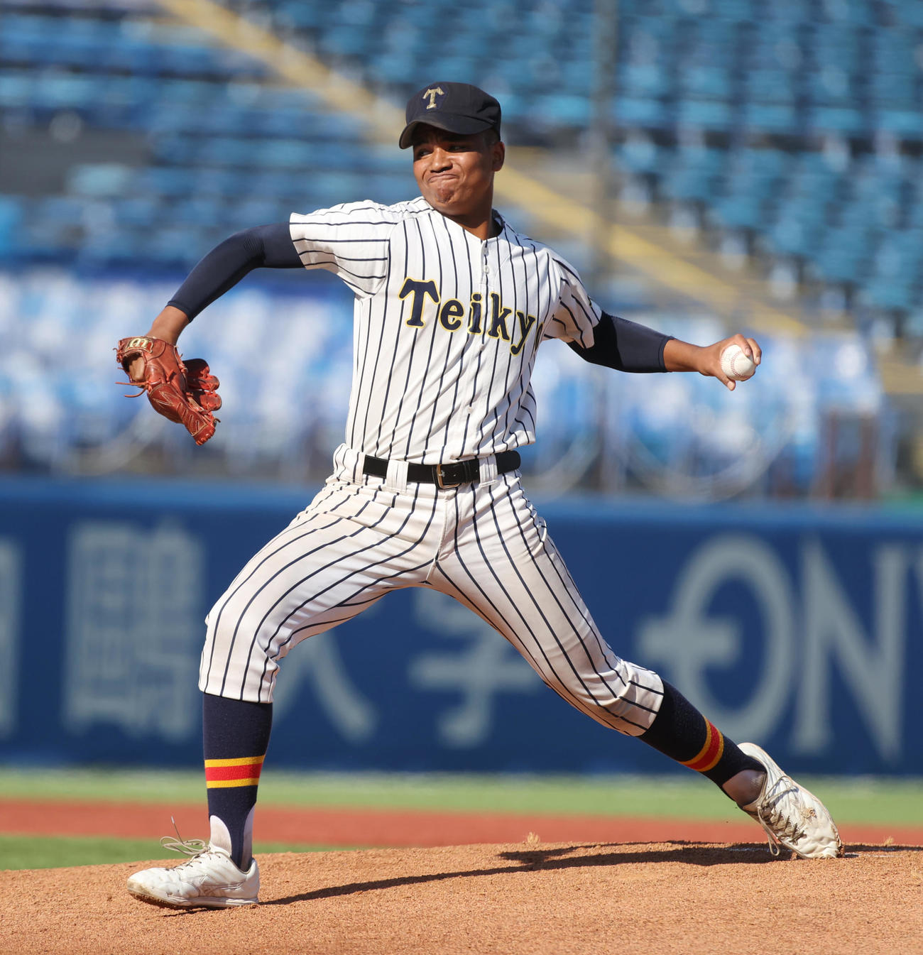 山梨学院対帝京　先発した帝京・仁礼（撮影・柴田隆二）