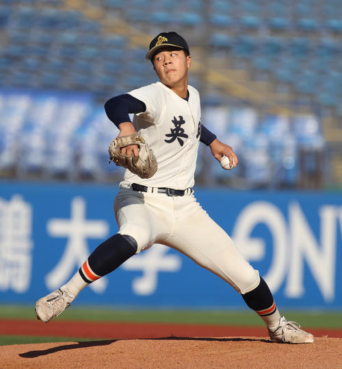 英明対帝京長岡　先発した英明・冨岡（撮影・柴田隆二）