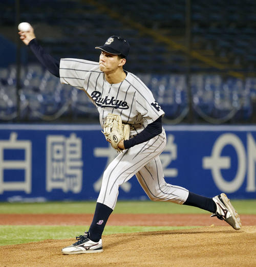 日本文理大対佛教大　佛教大先発の赤木（撮影・山本朝陽）