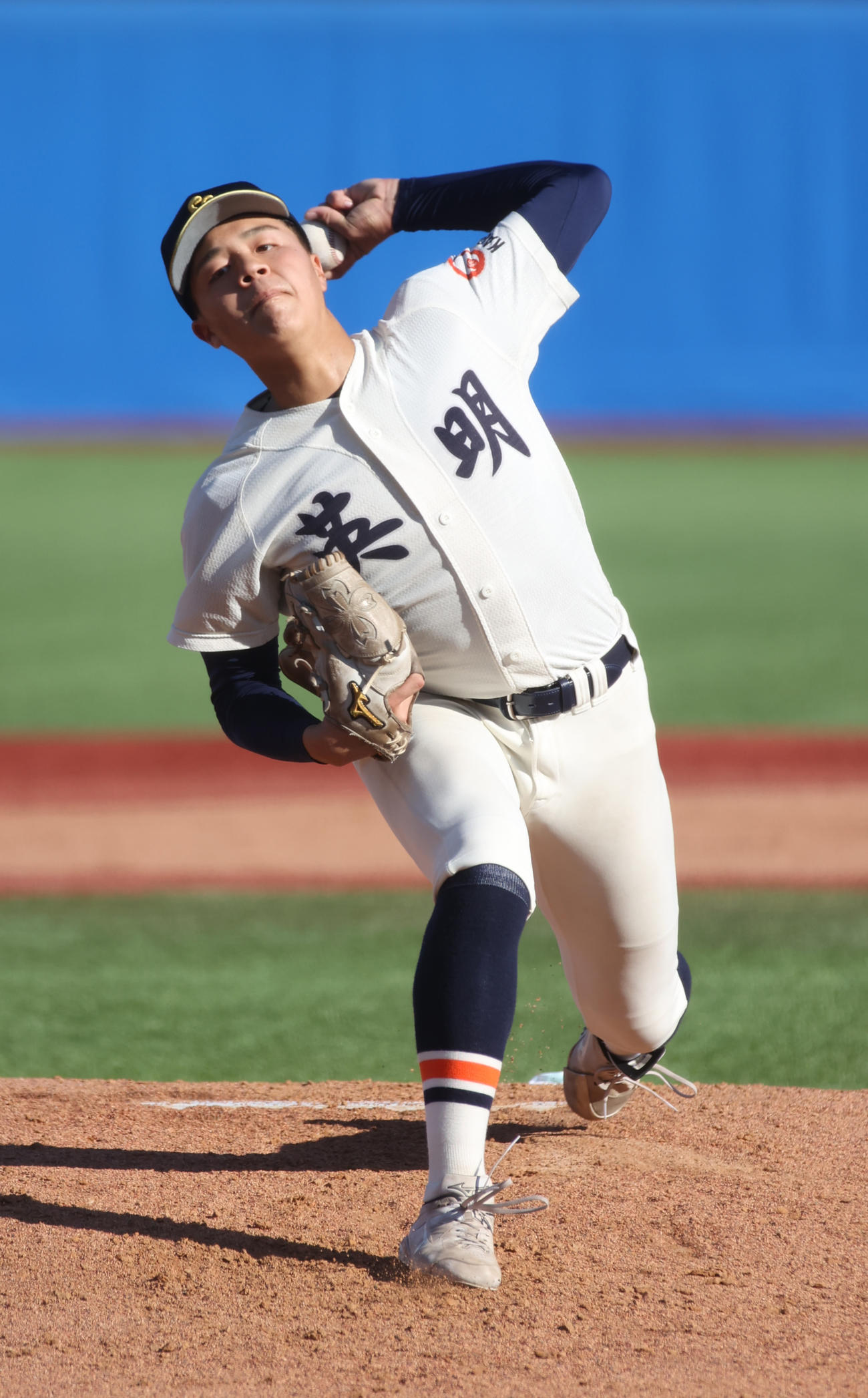 英明対帝京長岡　先発した英明・冨岡（撮影・柴田隆二）