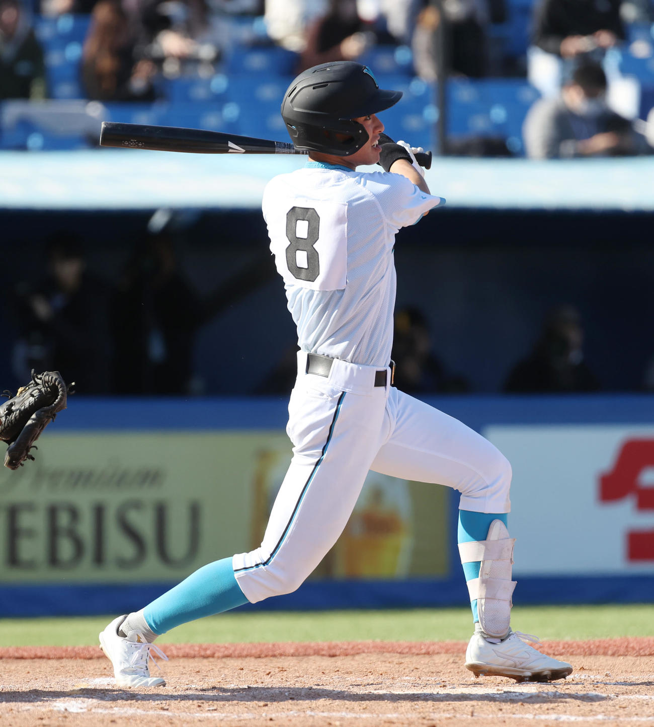 山梨学院対帝京　8回表山梨学院2死満塁、石井は右中間に走者一掃の適時二塁打を放つ（撮影・柴田隆二）