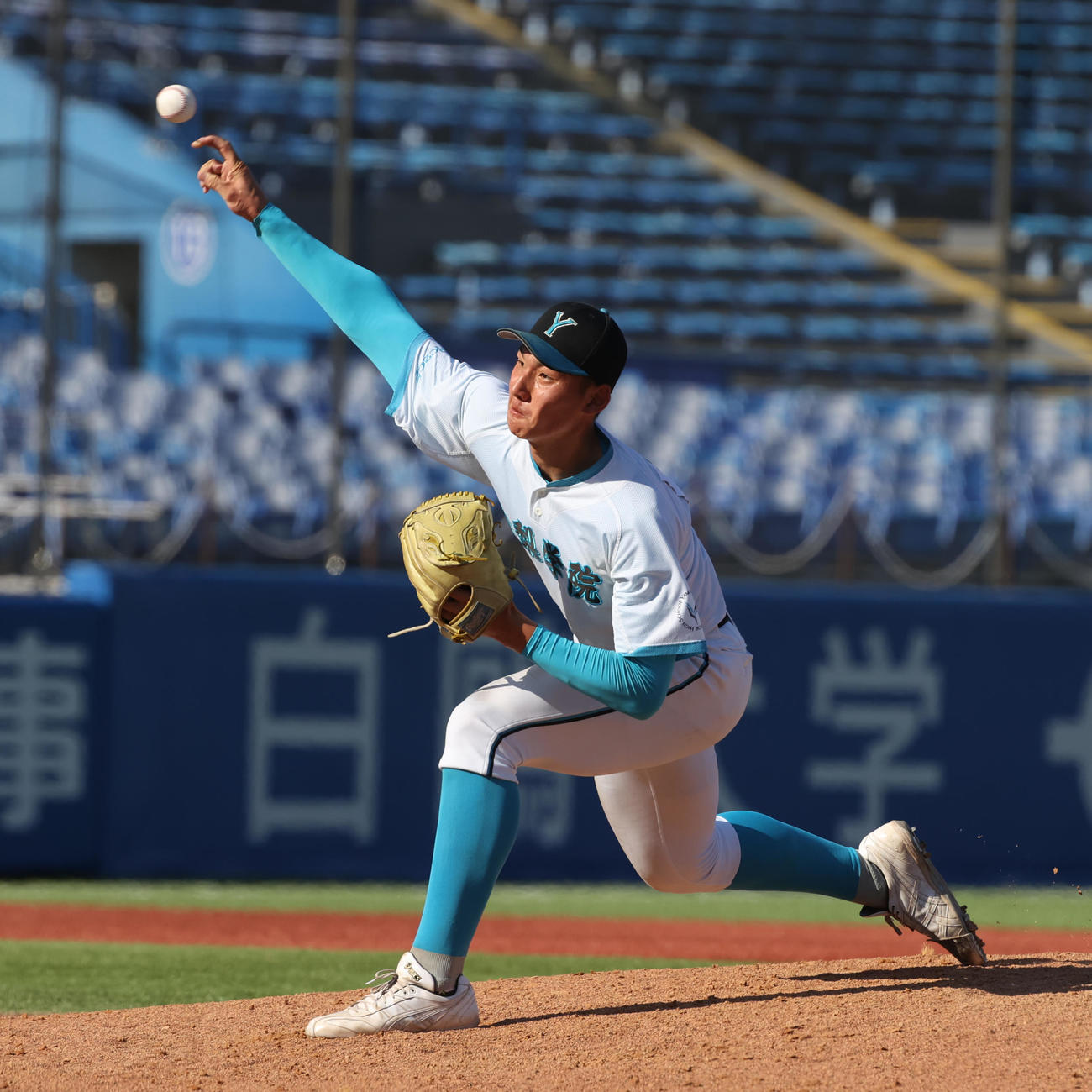 山梨学院対帝京　6回から登板した山梨学院・菰田（撮影・柴田隆二）