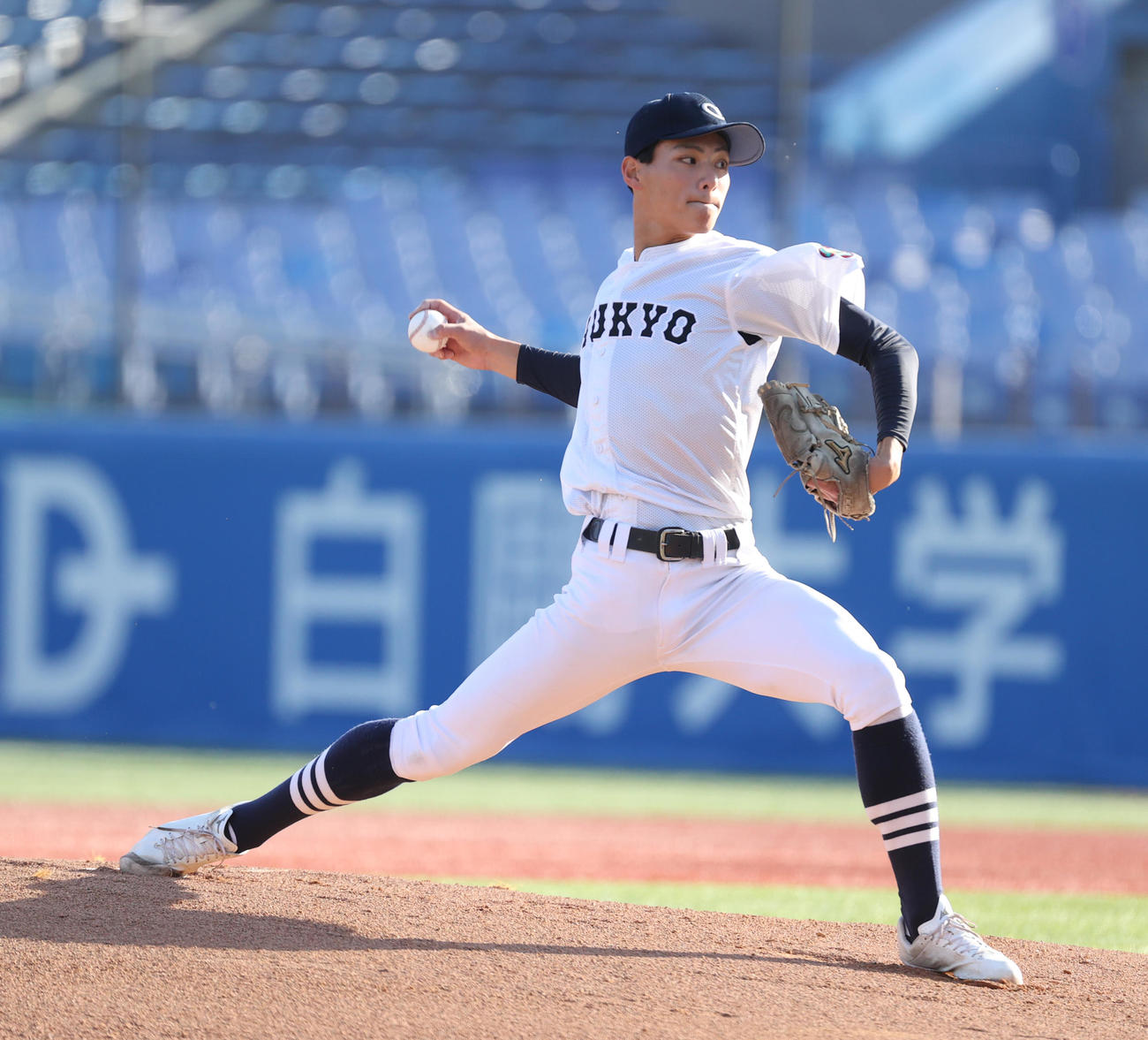 神戸国際大付対中京大中京　先発した中京大中京・安藤（撮影・柴田隆二）