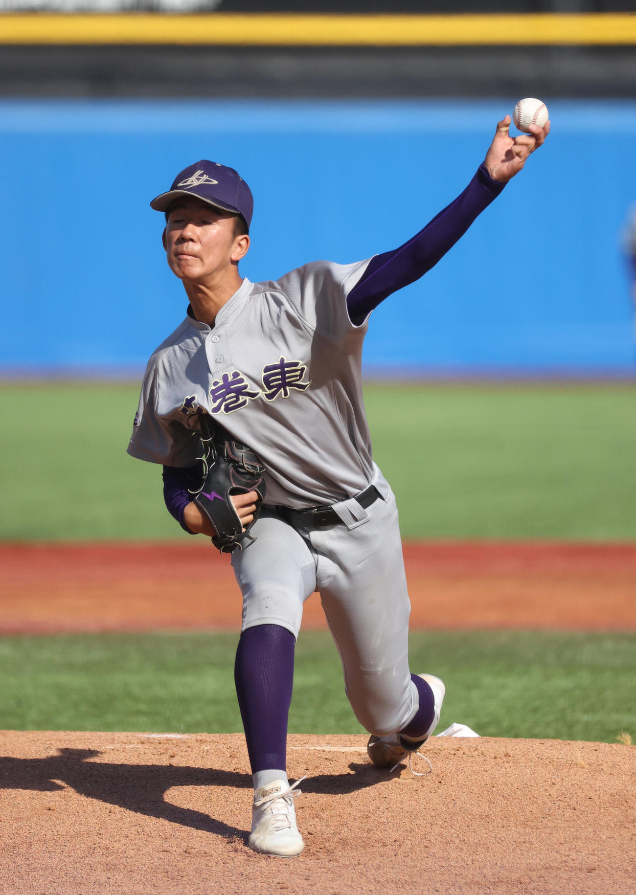 崇徳対花巻東　先発した花巻東・萬谷（撮影・柴田隆二）