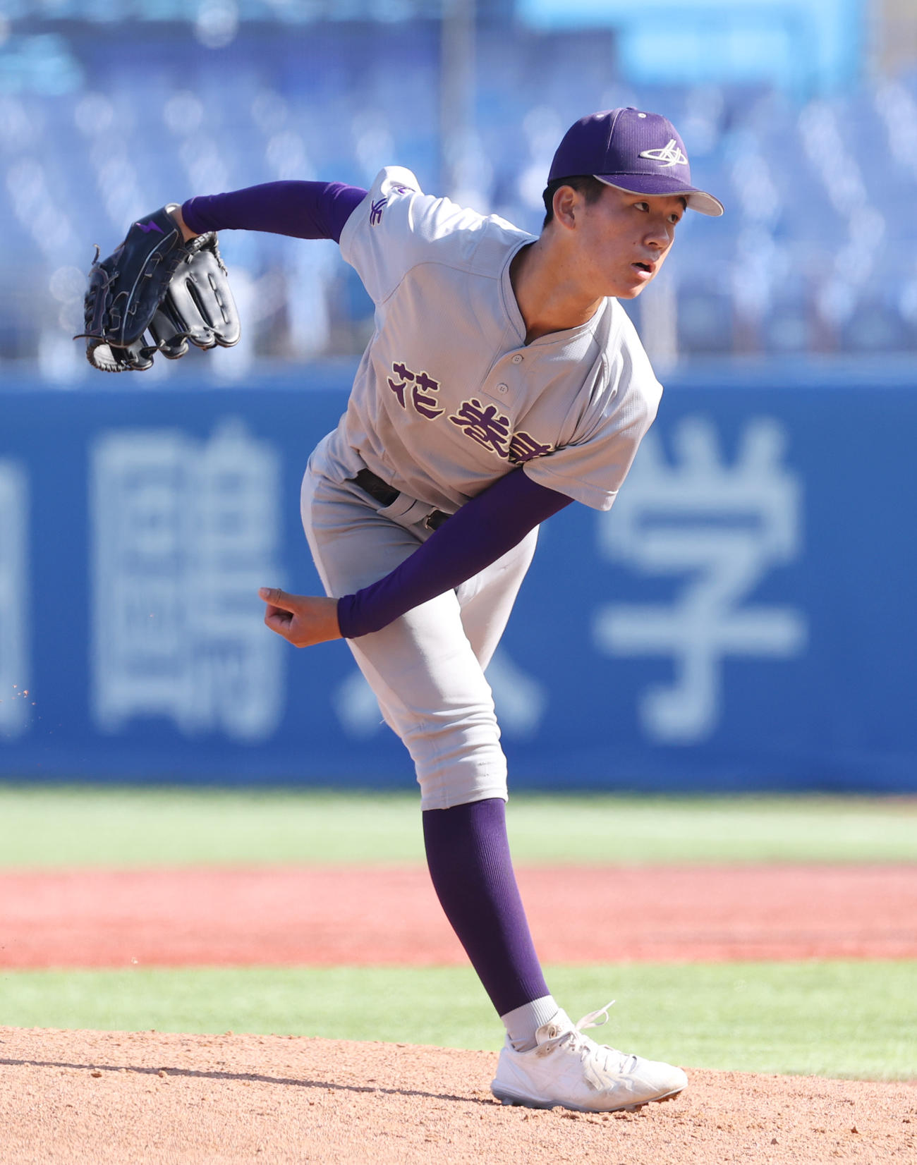 崇徳対花巻東　先発した花巻東・萬谷（撮影・柴田隆二）