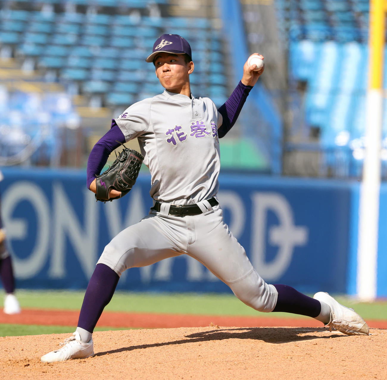 崇徳対花巻東　先発した花巻東・萬谷（撮影・柴田隆二）