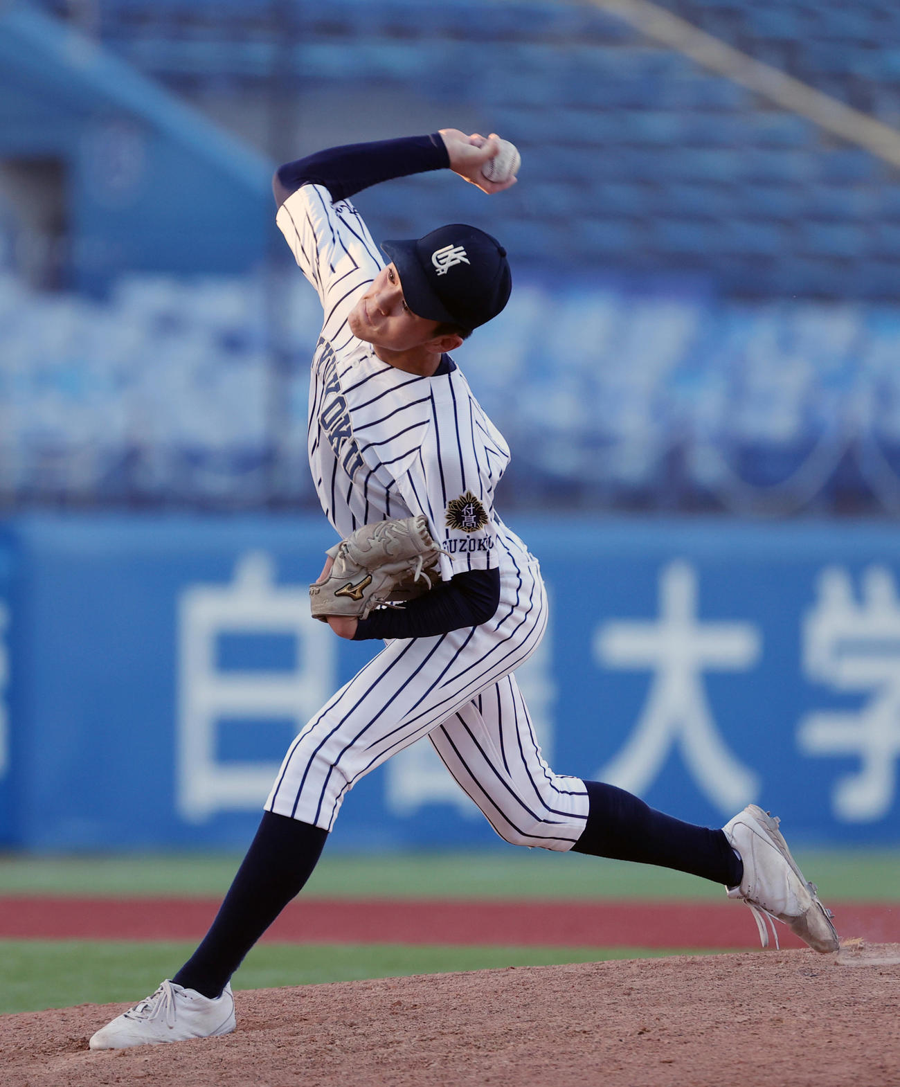 花巻東対九州国際大付　6回途中から登板した九州国際大付・渡辺（撮影・柴田隆二）