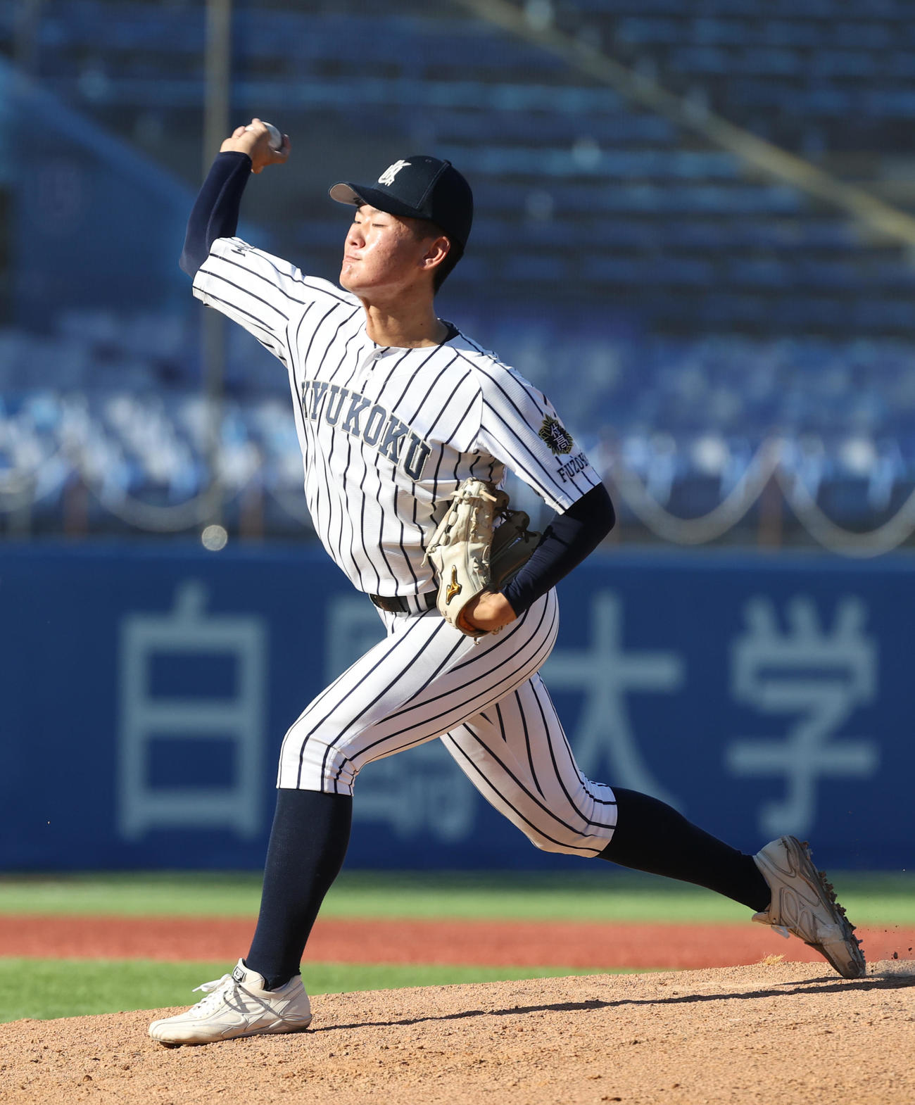 花巻東対九州国際大付　2回途中から登板した九州国際大付・縄田（撮影・柴田隆二）