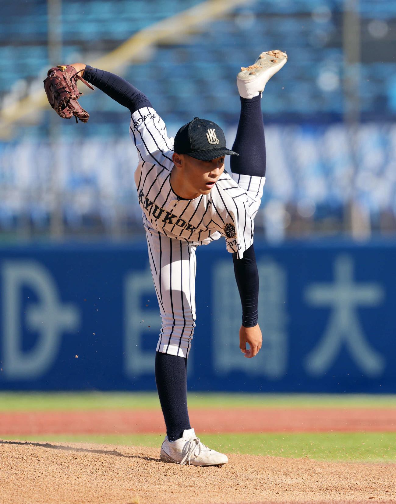 花巻東対九州国際大付　先発の九州国際大付・山口（撮影・小島史椰）