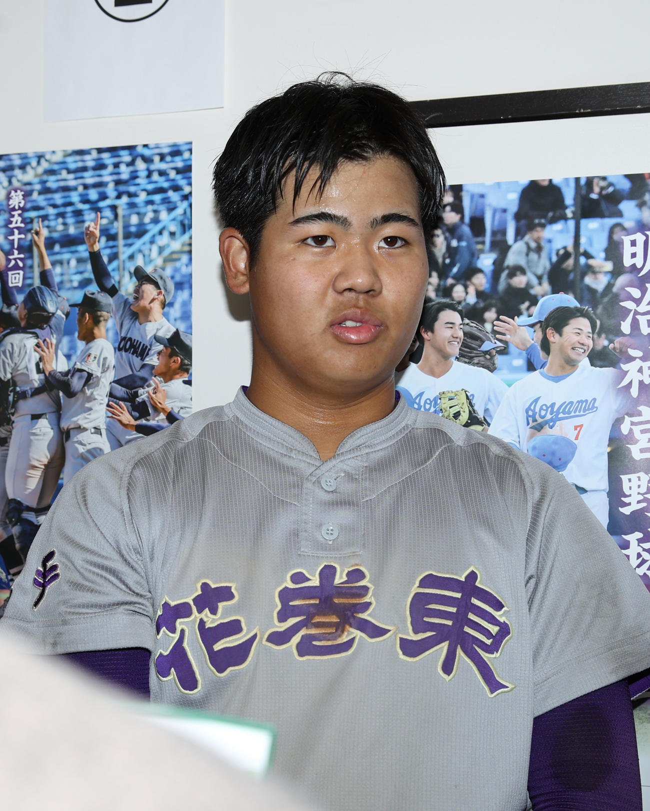 花巻東対九州国際大付　敗れた花巻東・古城は記者の質問に答える（撮影・柴田隆二）