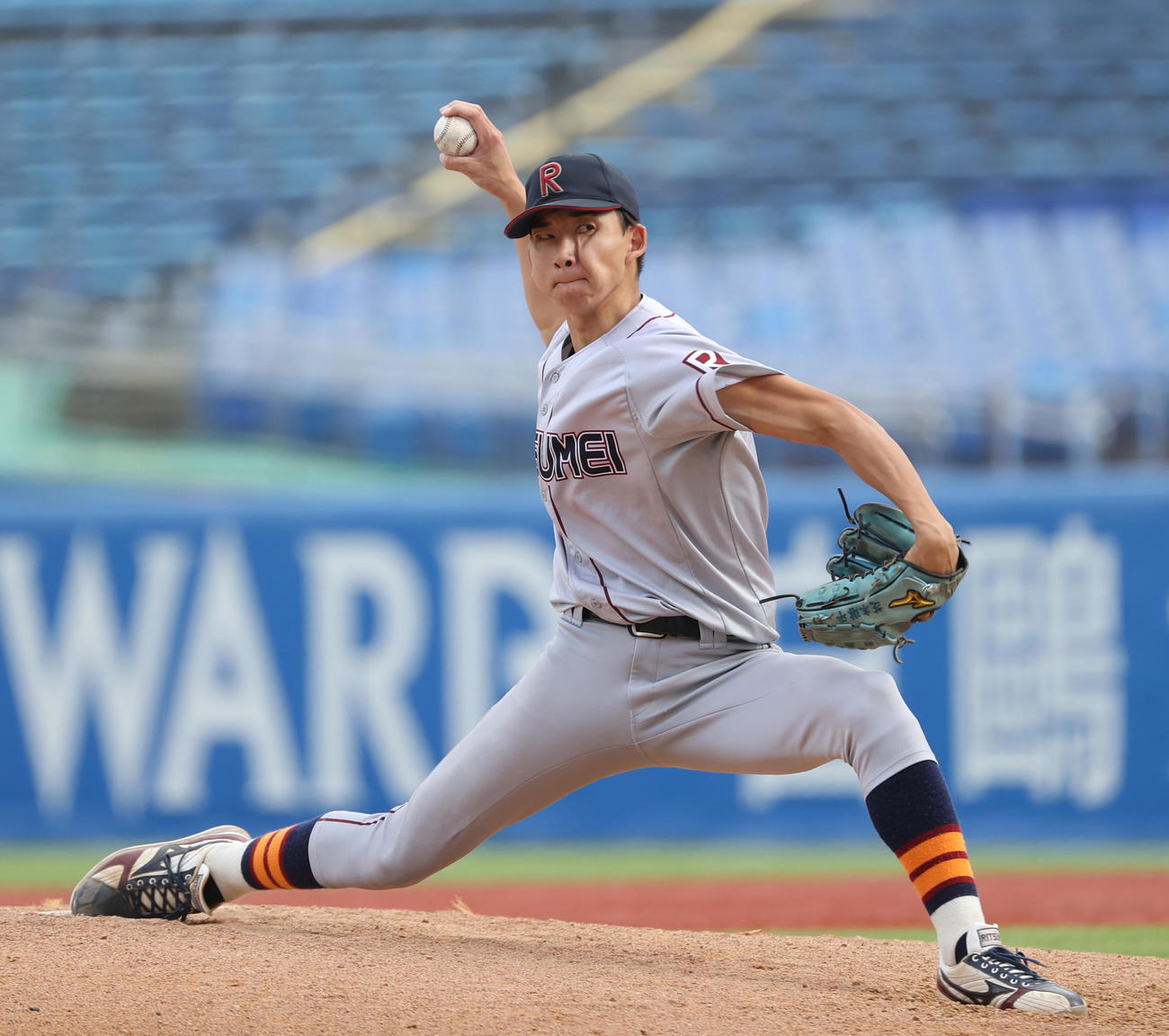 名城大対立命大　7回から登板した立命大・芝本（撮影・柴田隆二）