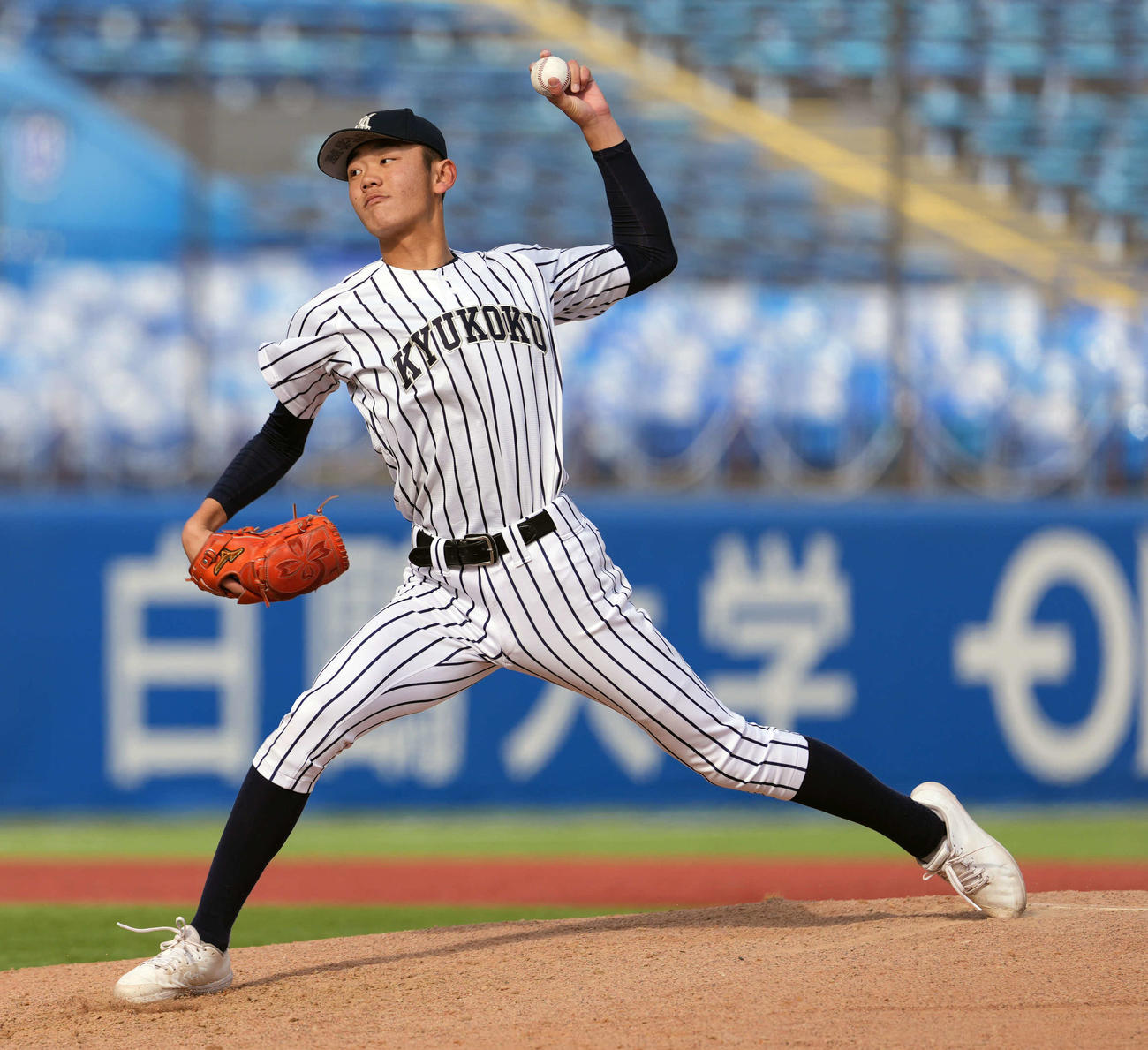 九州国際大付対神戸国際大付　先発の九州国際大付・岩見（撮影・小島史椰）